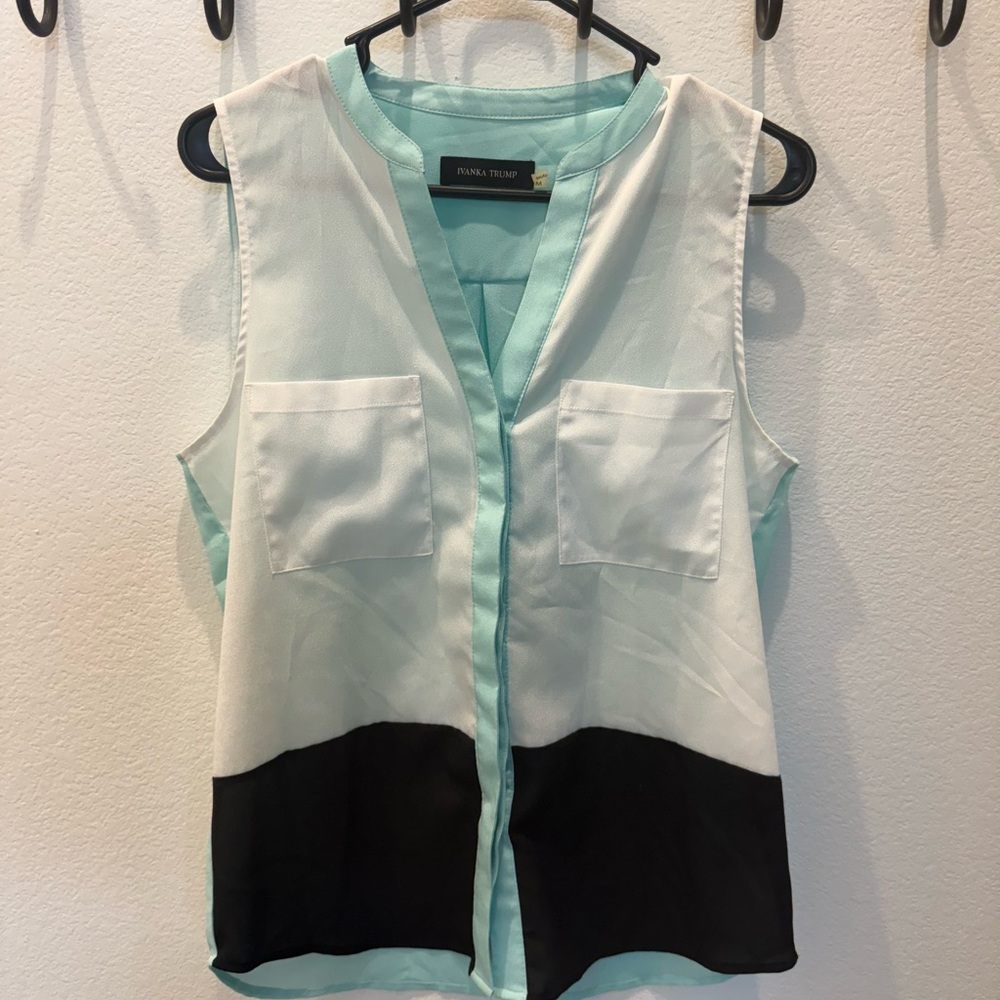 Banana Republic Black and White Sleeveless Button Down Blouse